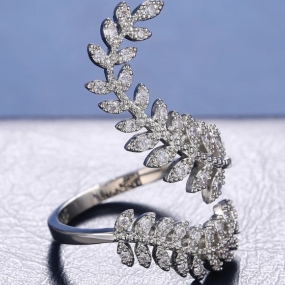 Silver Adjustable Leaf Ring - Picture 4 of 4